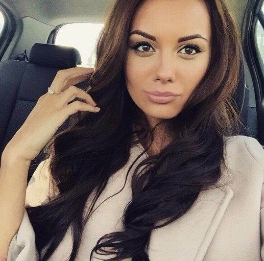 Мои нежные руки и умелый язычок проведут тебя через грани наслаждений, о которых ты и не мечтал. В Москве я живу уже долгое время и всегда открыта для новых знакомств. У меня есть не только прекрасные фото, но и отличные отзывы от моих удовлетворенных клиентов. Я предлагаю широкий выбор услуг, чтобы сделать наше свидание незабываемым. Расслабляющий массаж, горячий стриптиз и многое другое - все для того, чтобы приятные моменты с тобой оставили яркий след в твоей памяти. Жду нашей встречи, чтобы сделать каждую твою фантазию явью. 💋 27831, 25 лет